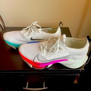 Size 12- Nike Air Zoom Tempo Next % Flyknit White hyper violet 2020
